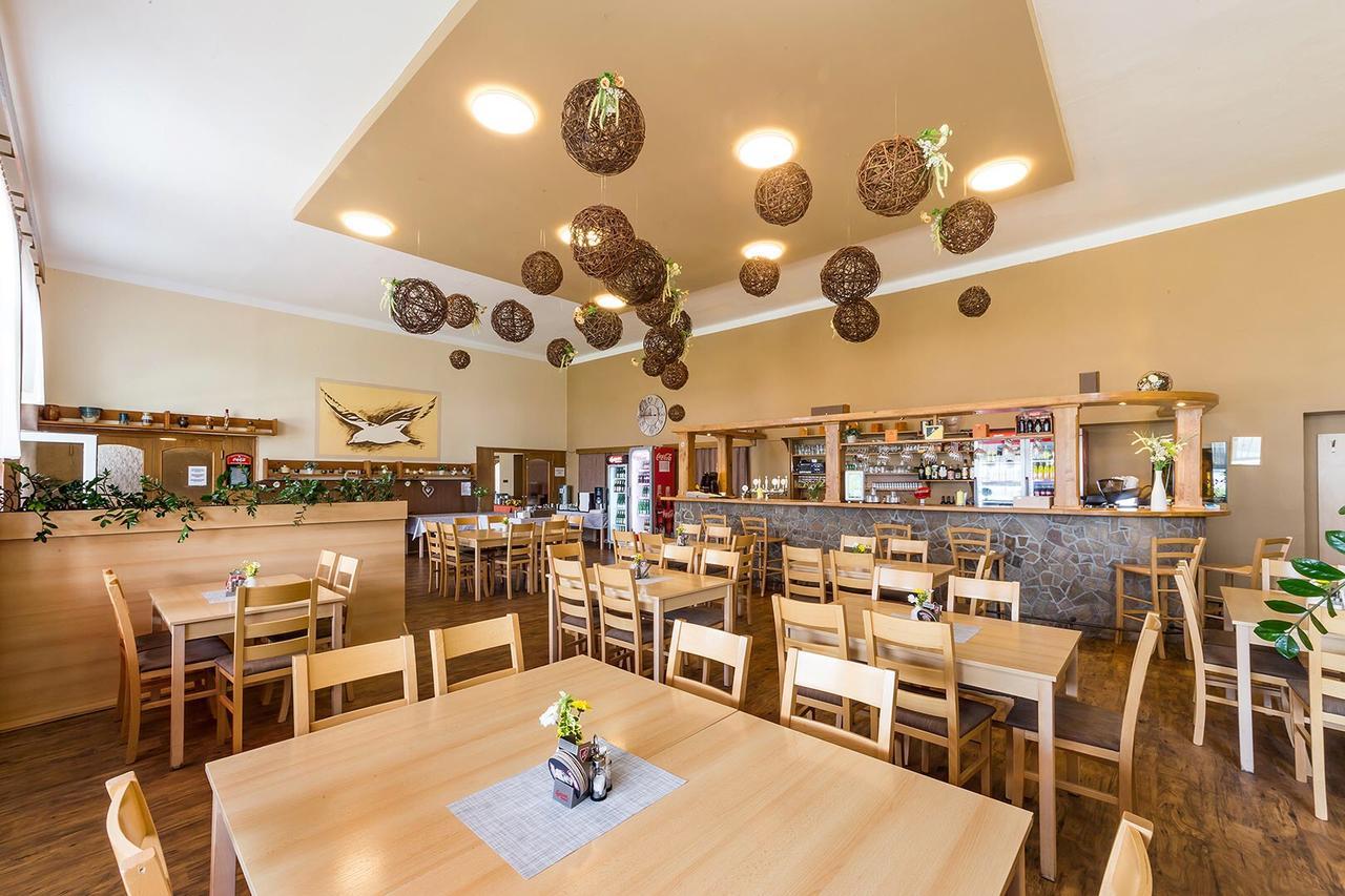 Hotel Racek Černá v Pošumaví Dış mekan fotoğraf